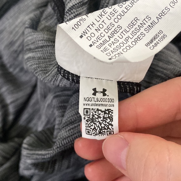 Under Armour grey space dye hooded long sleeve top with drawstring hem size XS - Picture 12 of 12